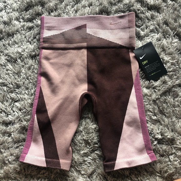 Nike | Shorts | The Nike Sculpt Tight 